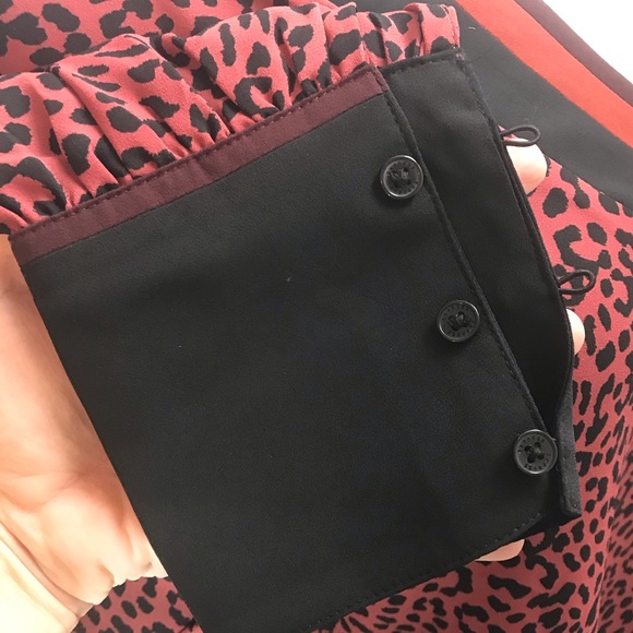 Express Maroon/Black Cheetah Blouse Size XS NWT - Picture 4 of 6